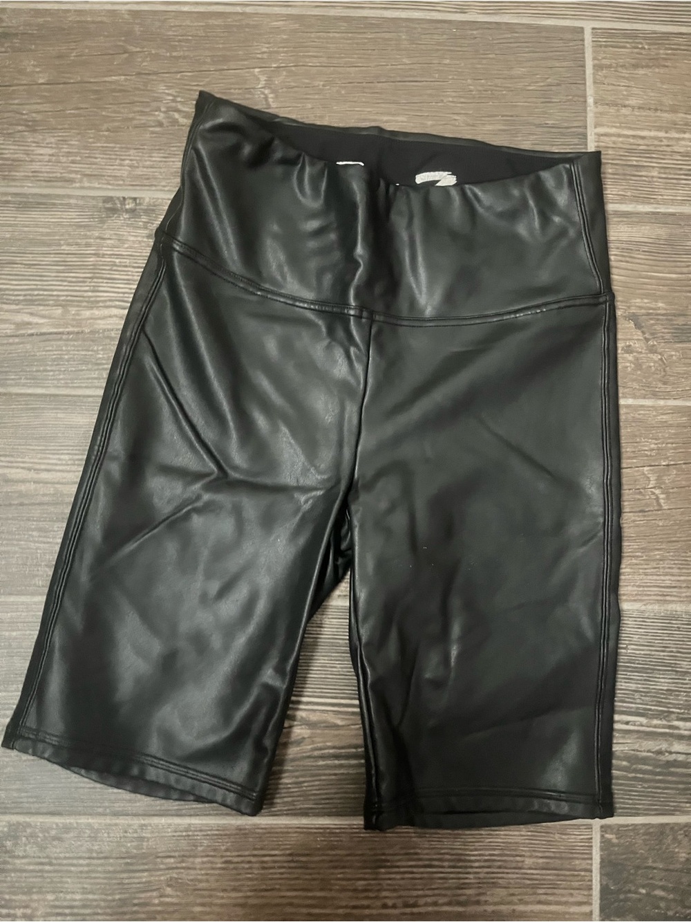 Seven7 brand leather biker shorts size small